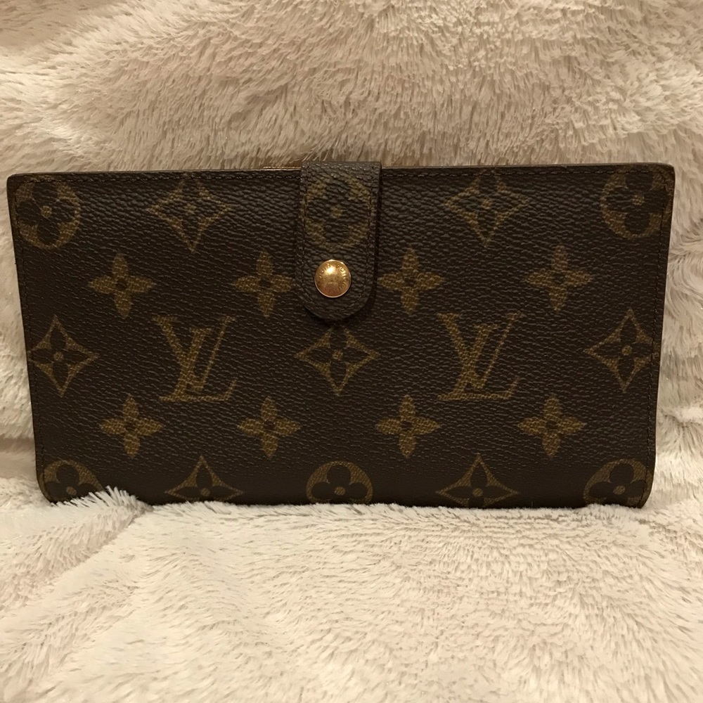 Louis Vuitton Monogram Canvas Kisslock wallet